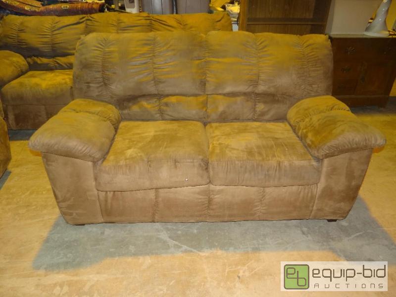 lot 4100 image: Tan Color Love Seat