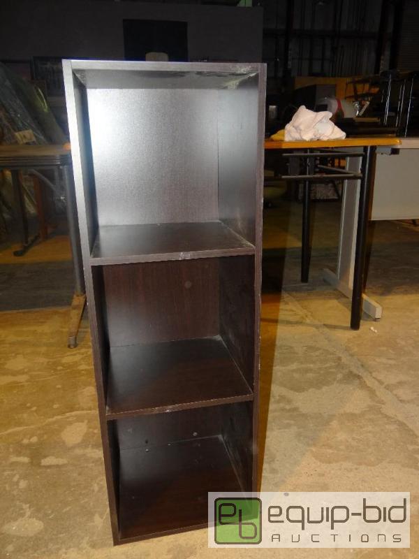 lot 4107 image: 3 Tier Cubby Shelf