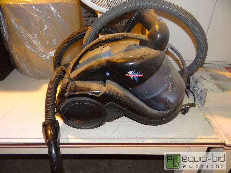 lot 4116 image: Fantom 12.0 AMPS Floor Cleaner