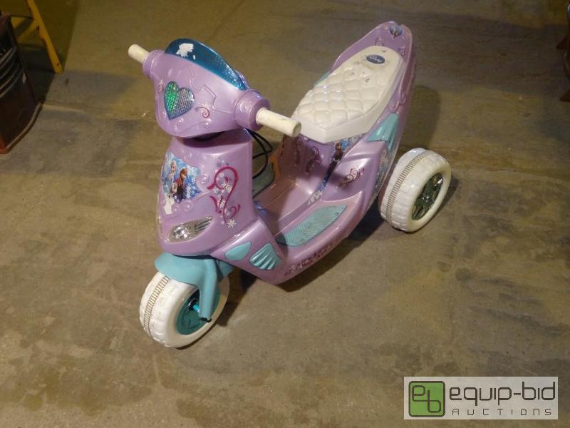 lot 4125 image: New From Toys R US Disney Frozen Moped w Charger