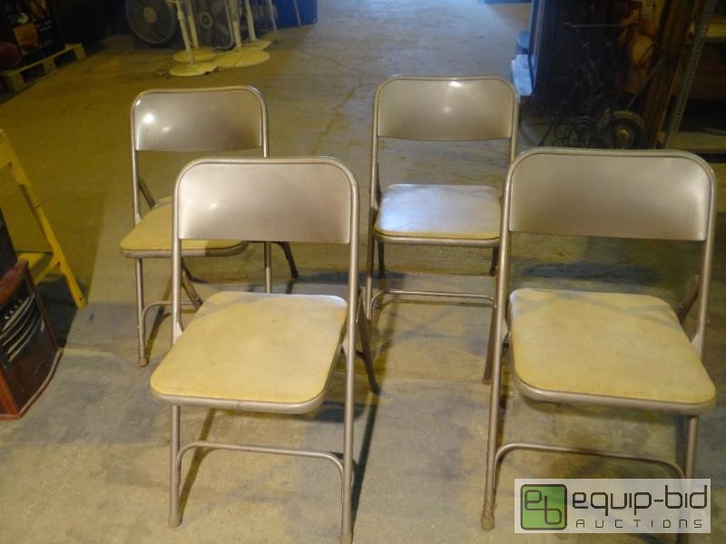 lot 4130 image: (4) Metal Folding Chairs