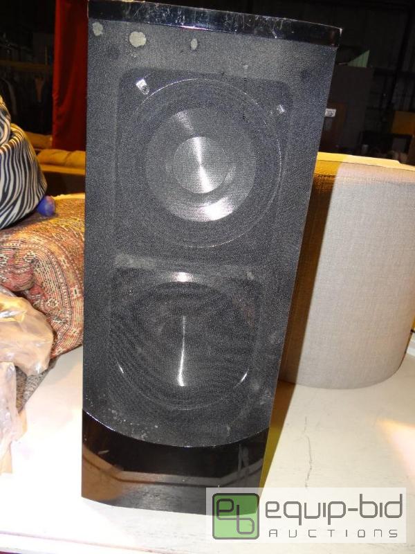 lot 4132 image: Digital Audio Home Theater 800W System Speaker