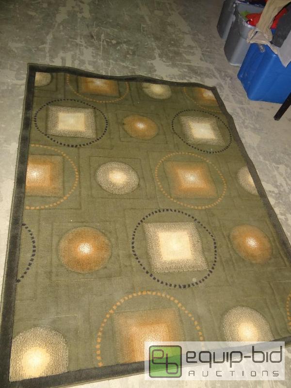 lot 4150 image: Large Area Rug