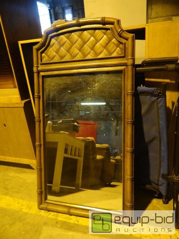 lot 4154 image: Wall Hung Mirror