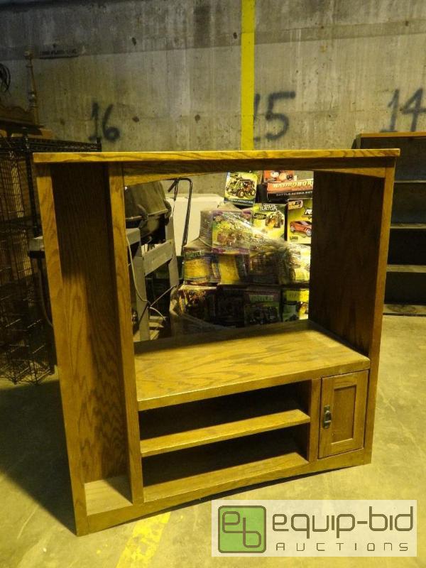 lot 4160 image: Solid Wood Entertainment Stand