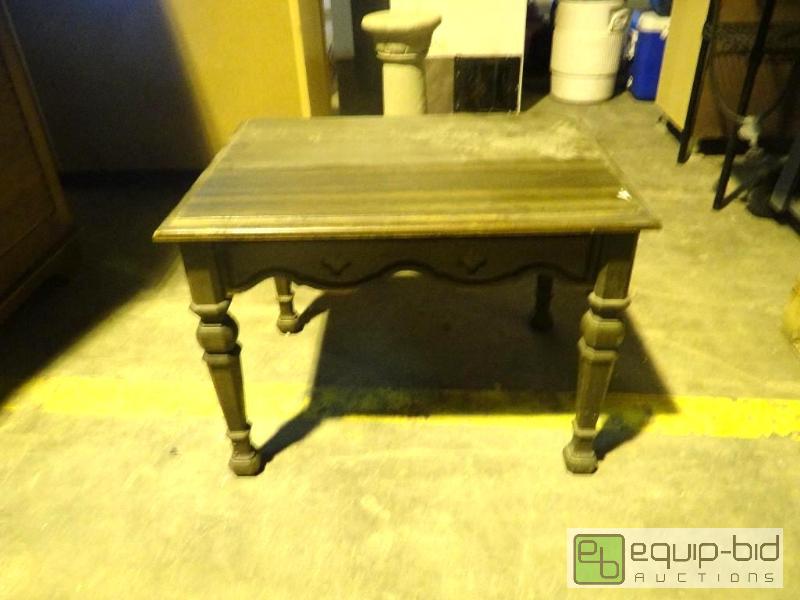 lot 4164 image: Solid Wood Coffee Table