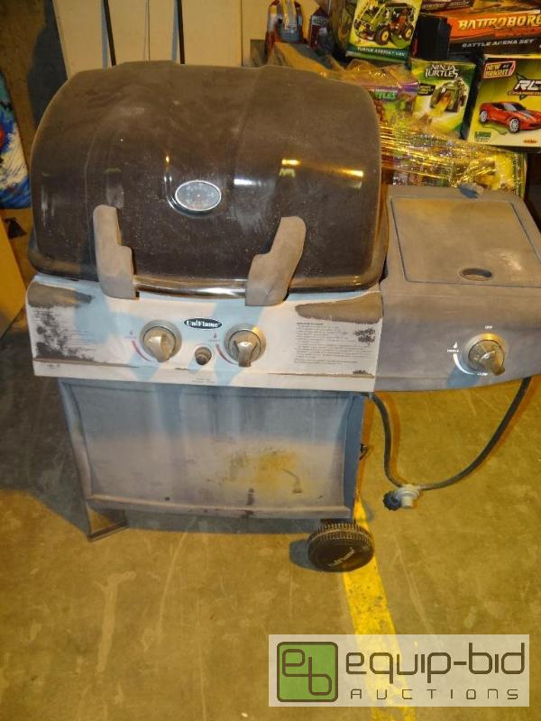lot 4167 image: Uniflame Gas Grill