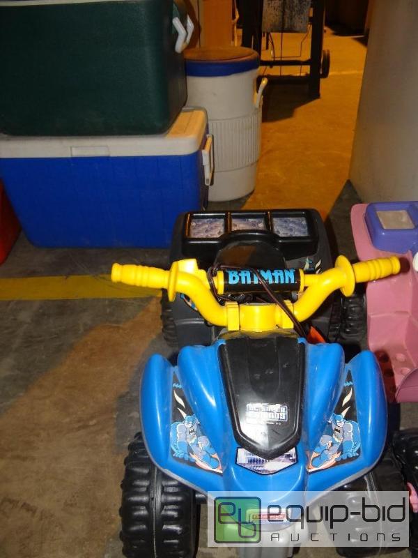 lot 4169 image: Kids New Power Wheel Quad w Charger