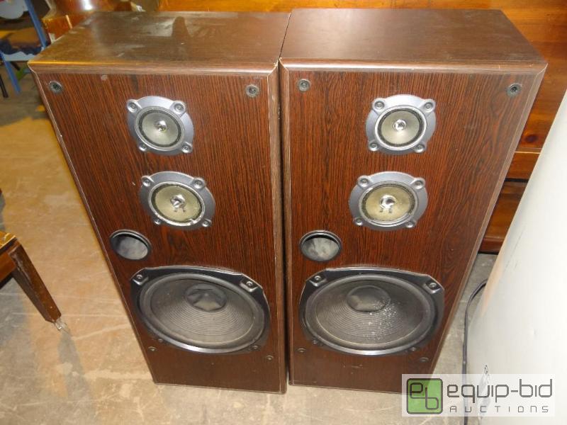 lot 4196 image: Set of (2) JVC 2 Way Speakers