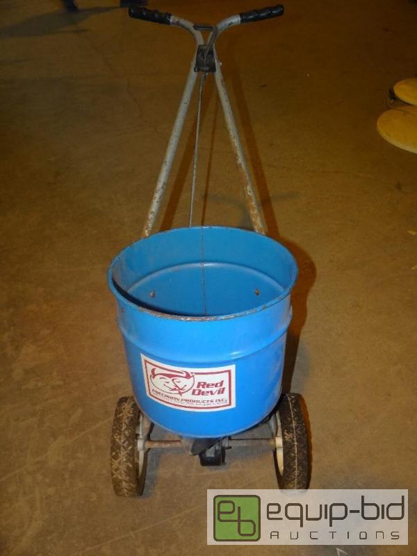 lot 4197 image: Red Devil Seeder