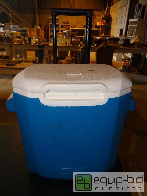 lot 4211 image: Coleman Travel Cooler w Handle