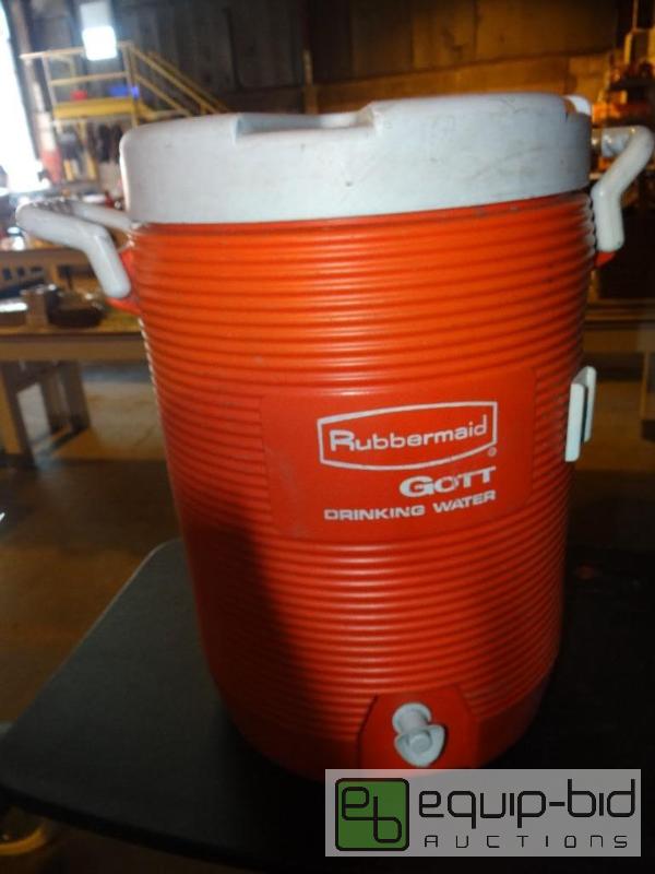 lot 4215 image: Gott Sport DrinkWater Beverage Dispenser w Spout