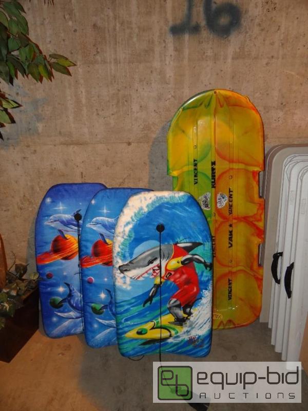 lot 4239 image: Lot of Boogie Boards & Snow Sleds