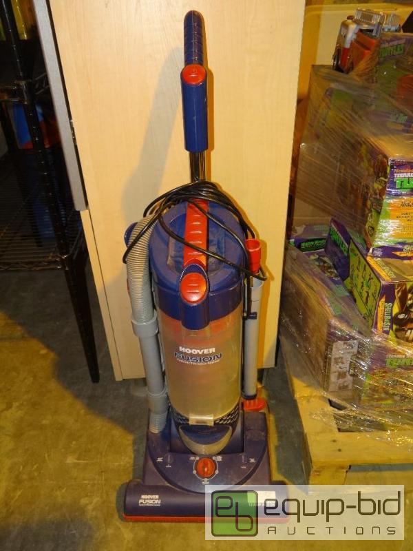 lot 4240 image: Hoover Vacuum