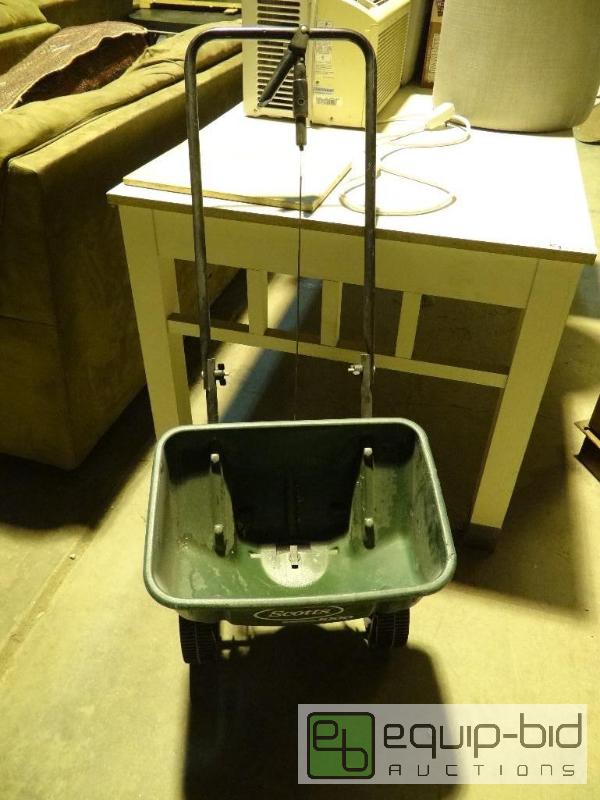 lot 4241 image: Scoots Seeder