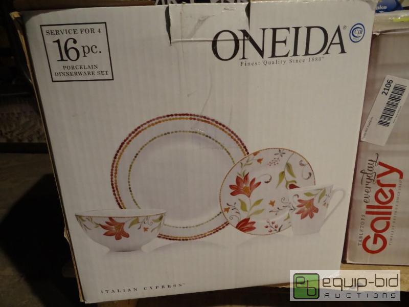 lot 4261 image: Oneida Dinnerware
