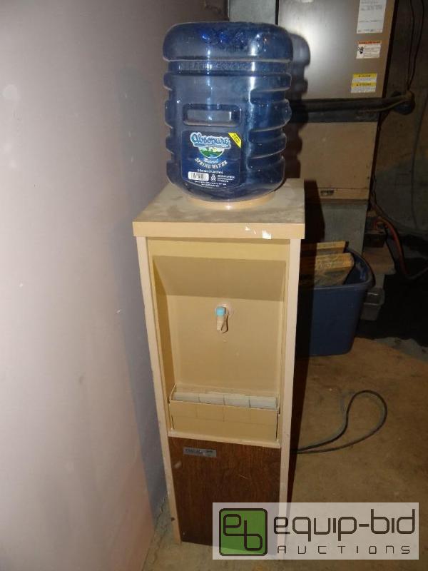 lot 4269 image: Oasis Water Dispenser