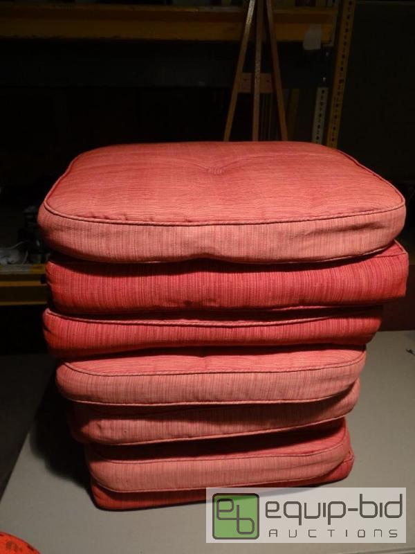 lot 4270 image: Lot of 8 Outdoor Patio Cushions
