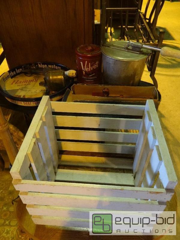 lot 4272 image: Lot of Old Vintage Items w Crate