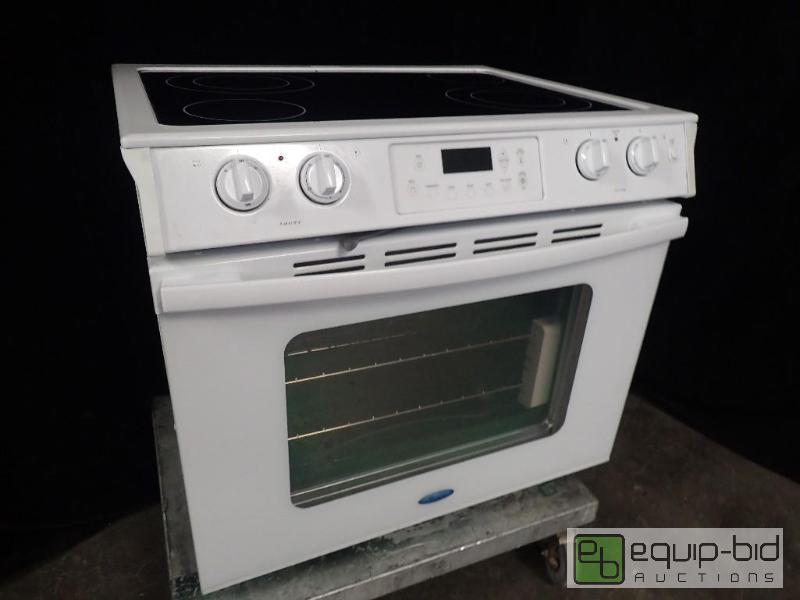 lot 256 image: Whirlpool Drop in Four Burner Range and Convection Oven