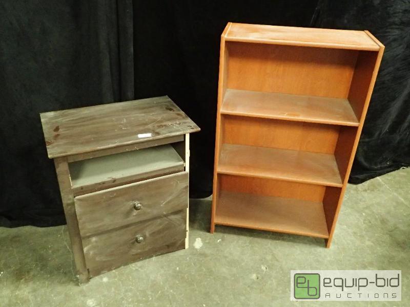 lot 344 image: Book Shelf and End Table