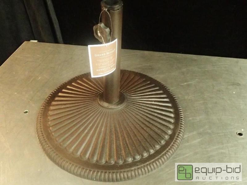 lot 353 image: Grand Resort Umbrella Stand