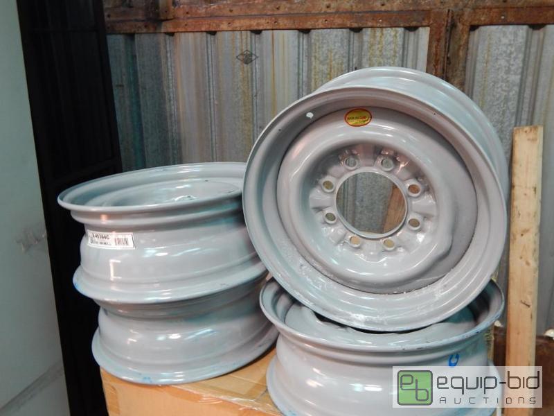 lot 5803 image: Lot of Arc Wheels Truck Wheels #X-45304C