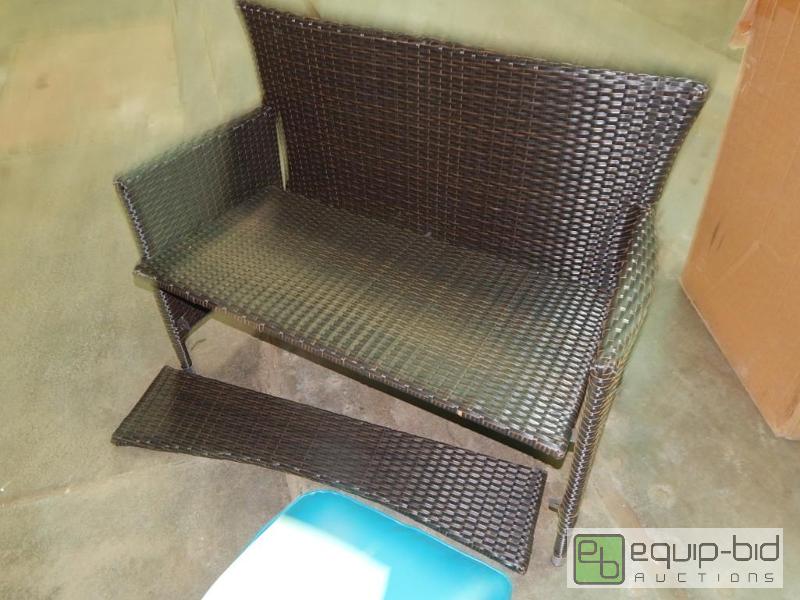 lot 5827 image: Wicker Chair no Hardware