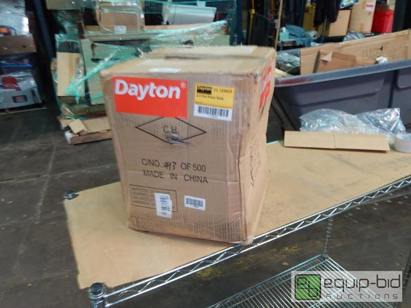 lot 5909 image: Dayton 2.5 Gallon Paint Tank #1ZMG5