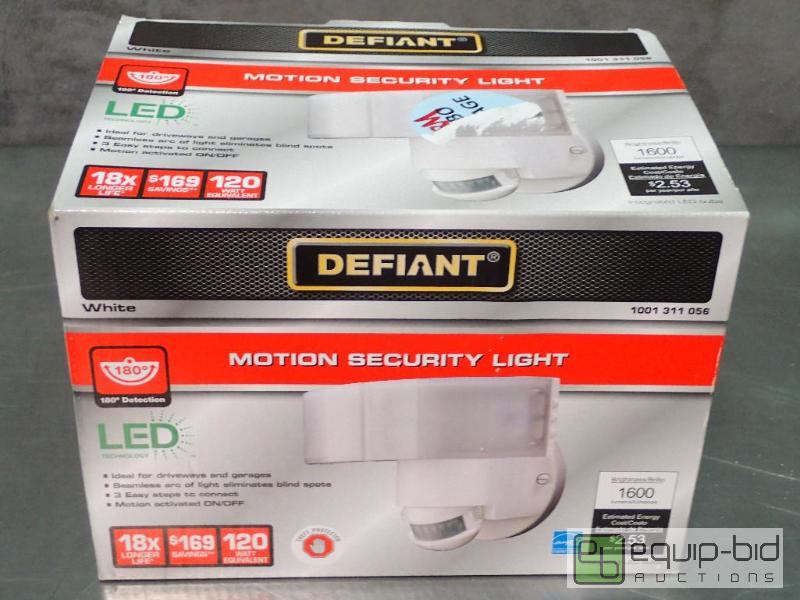 lot 5936 image: Defiant LED Motion Security Light