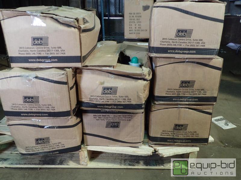 lot 6037 image: Large lot of Deb Antibac Foam Soap