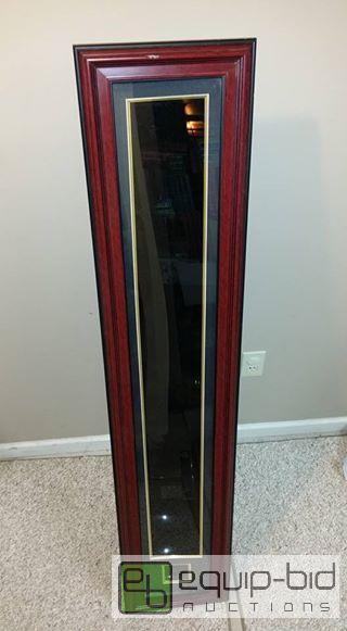 lot 20 image: Hanging Golf Club Display Case