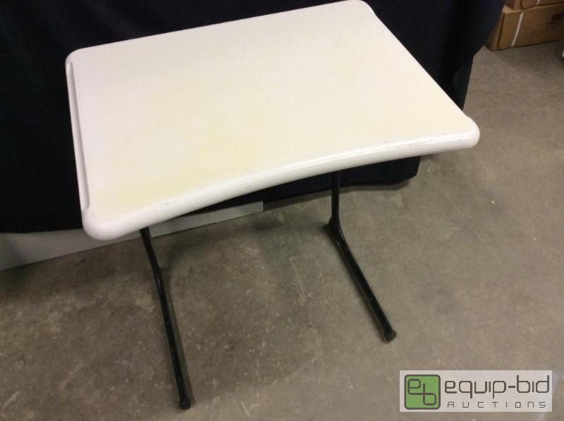 lot 78 image: Kay - Twelve KI Intellect Cantilever Desk  Qu...