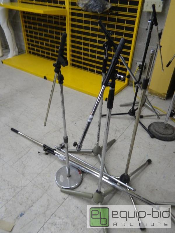 lot 2643 image: Lot of 4 microphone stands....