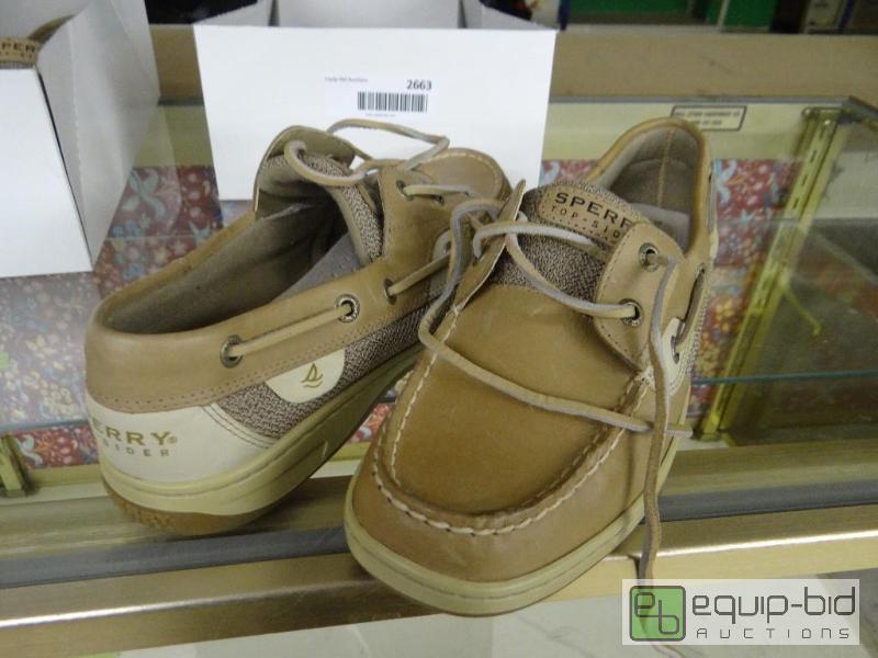 lot 2663 image: New in box Sperry top sider shoes. Size 9m....