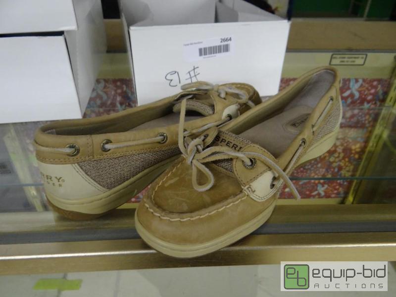 lot 2664 image: New in box Sperry top sider shoes. Size 8.5m....