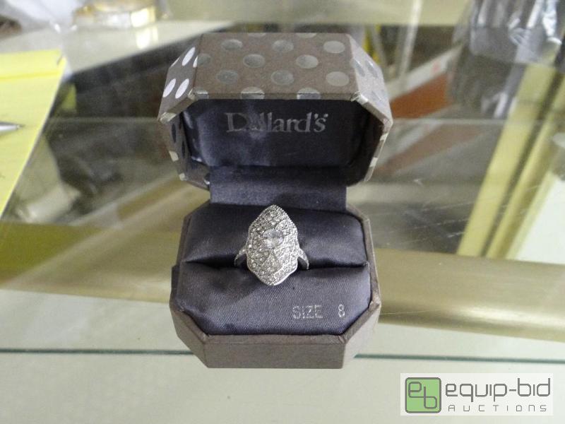 lot 2681 image: Size 8 ladies ring in box....