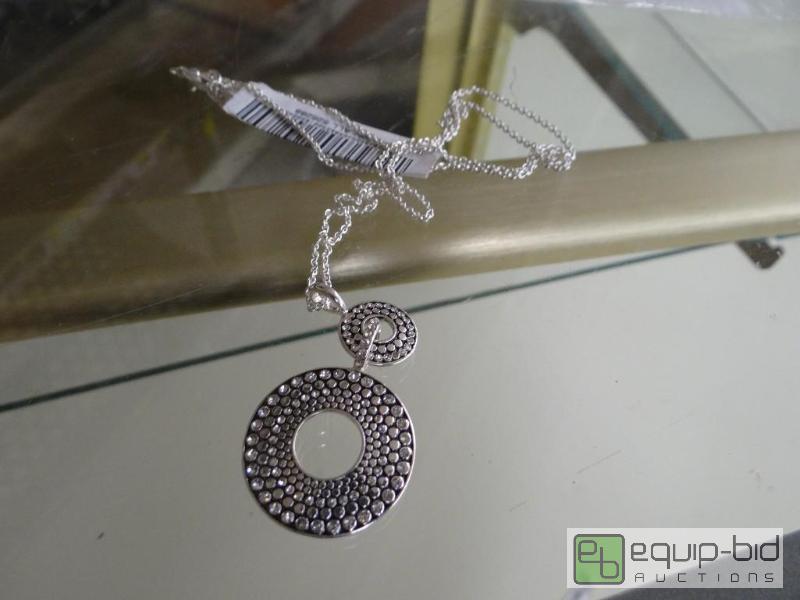 lot 2685 image: Ladies double ring necklace....