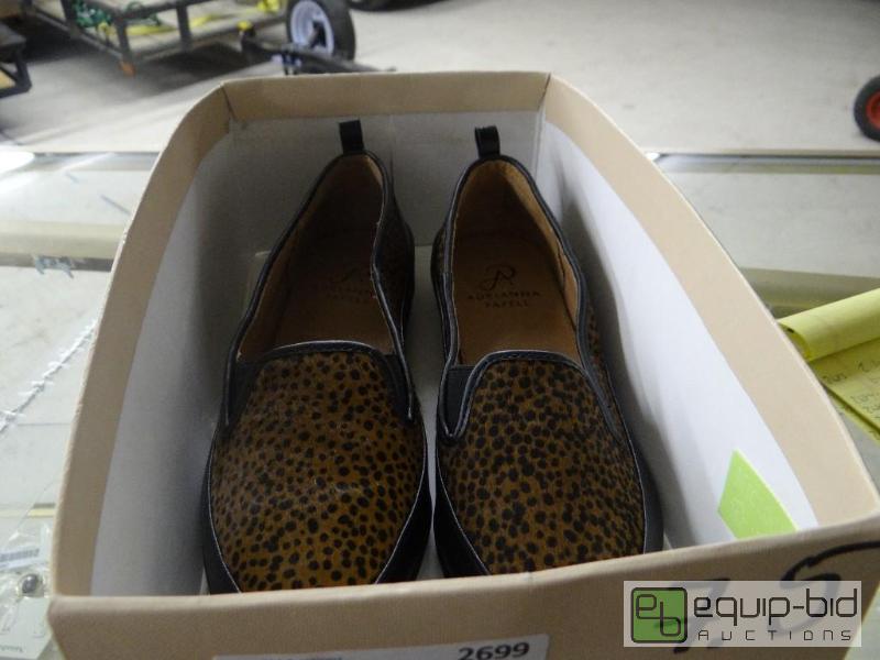 lot 2699 image: Adrianna Papell&nbspshoes in box. Size 8m...