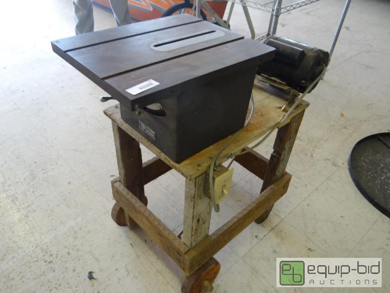lot 539 image: Wizard table saw on stand. Works....