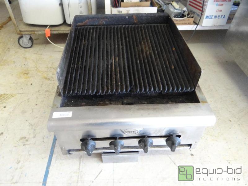 lot 547 image: Wells 4 burner commercial 24&quot char grill...
