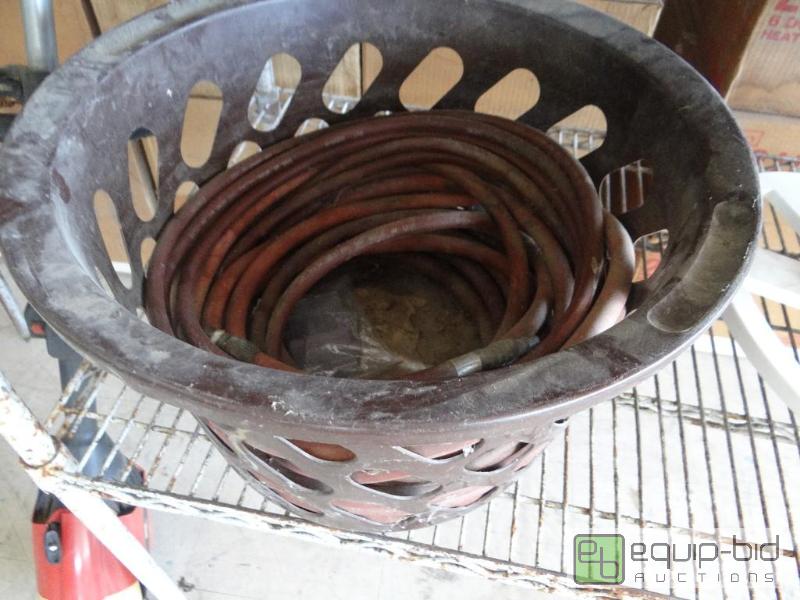 lot 564 image: Air hose and hose reel....
