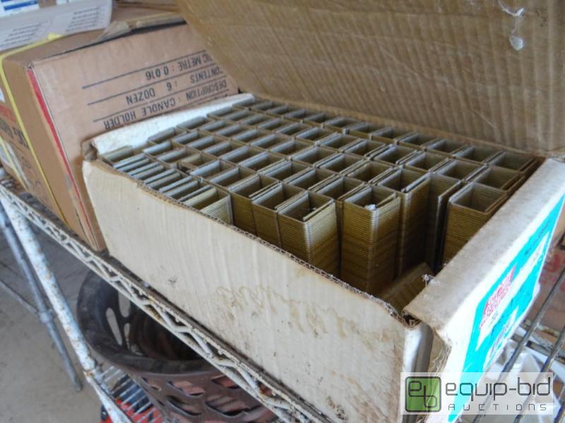 lot 566 image: Case of Senco&nbsp1-14&quot crown staples....