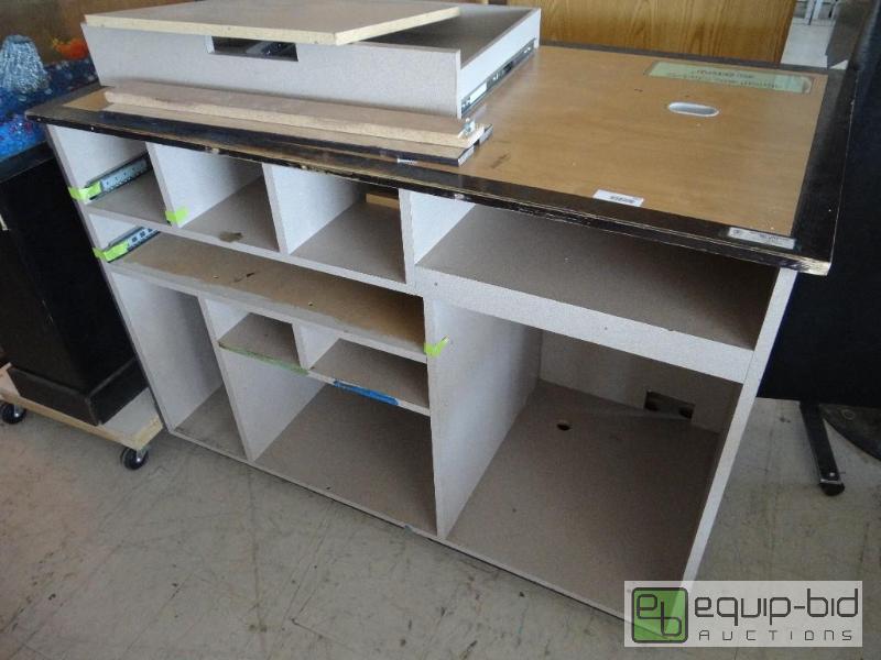 lot 595 image: Check out standcash register stand....