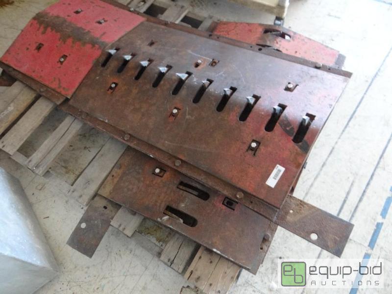 lot 596 image: Set of one way drive over tire spikes....