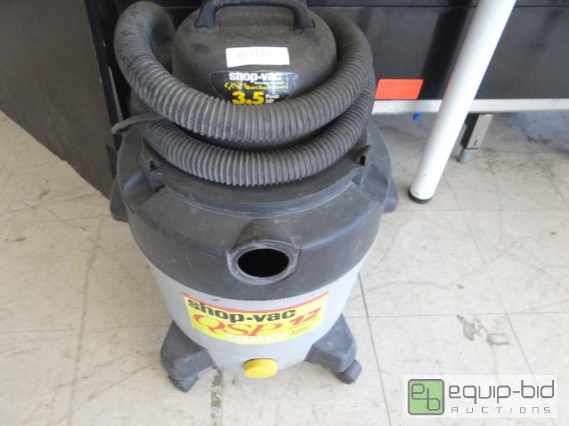 lot 606 image: Shop vac with hose....