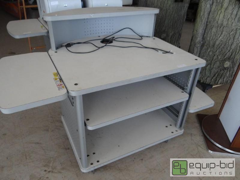 lot 613 image: Computer work station on wheels....