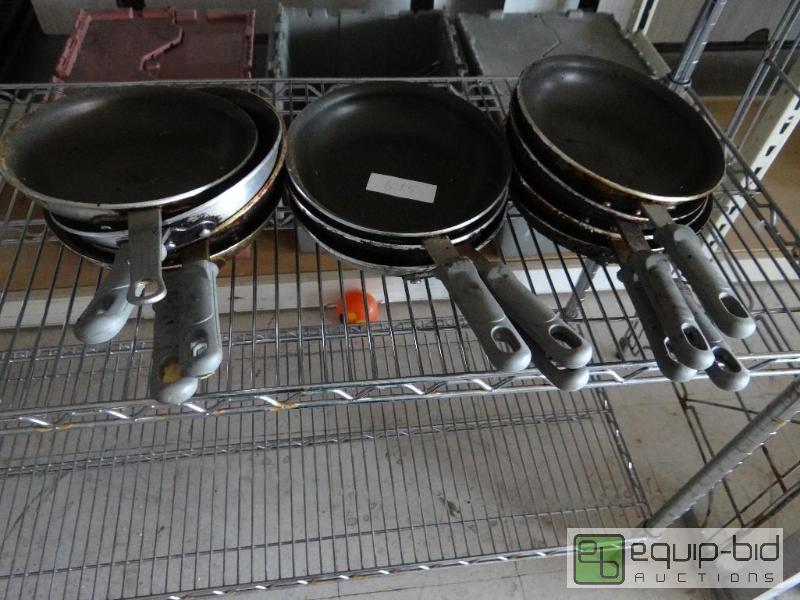 lot 615 image: Lot of 10 small frying pans....