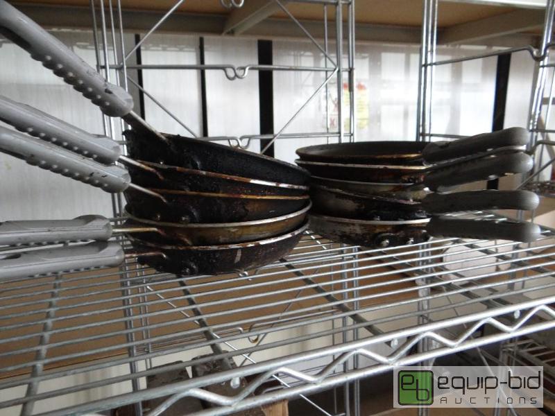 lot 616 image: Lot of 10 small frying pans....