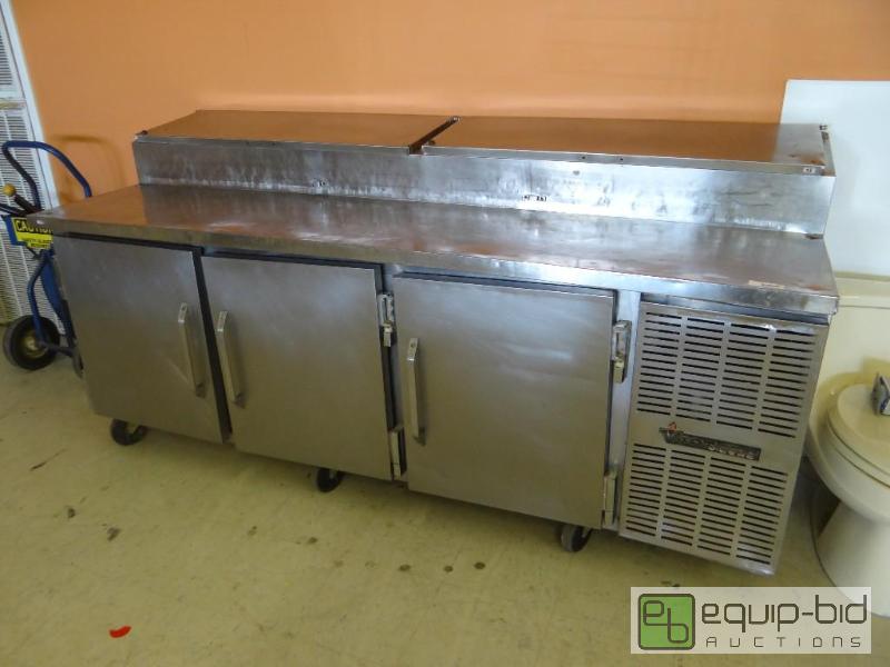 lot 755 image: Victory V-Line commercial refrigerated prep t...